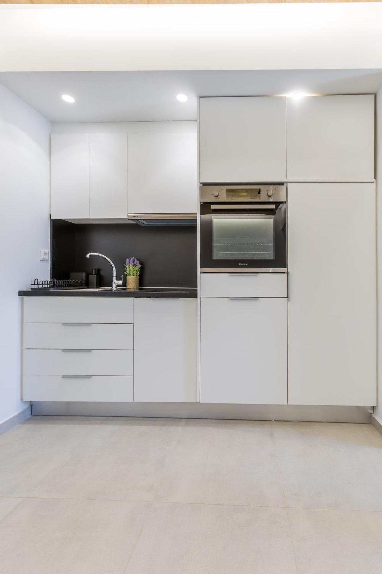 Varkiza Luxury Suites By Raise Vári Ngoại thất bức ảnh